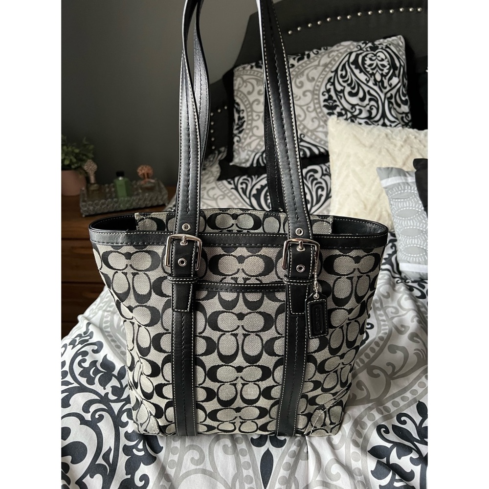 Coach shoulder bag